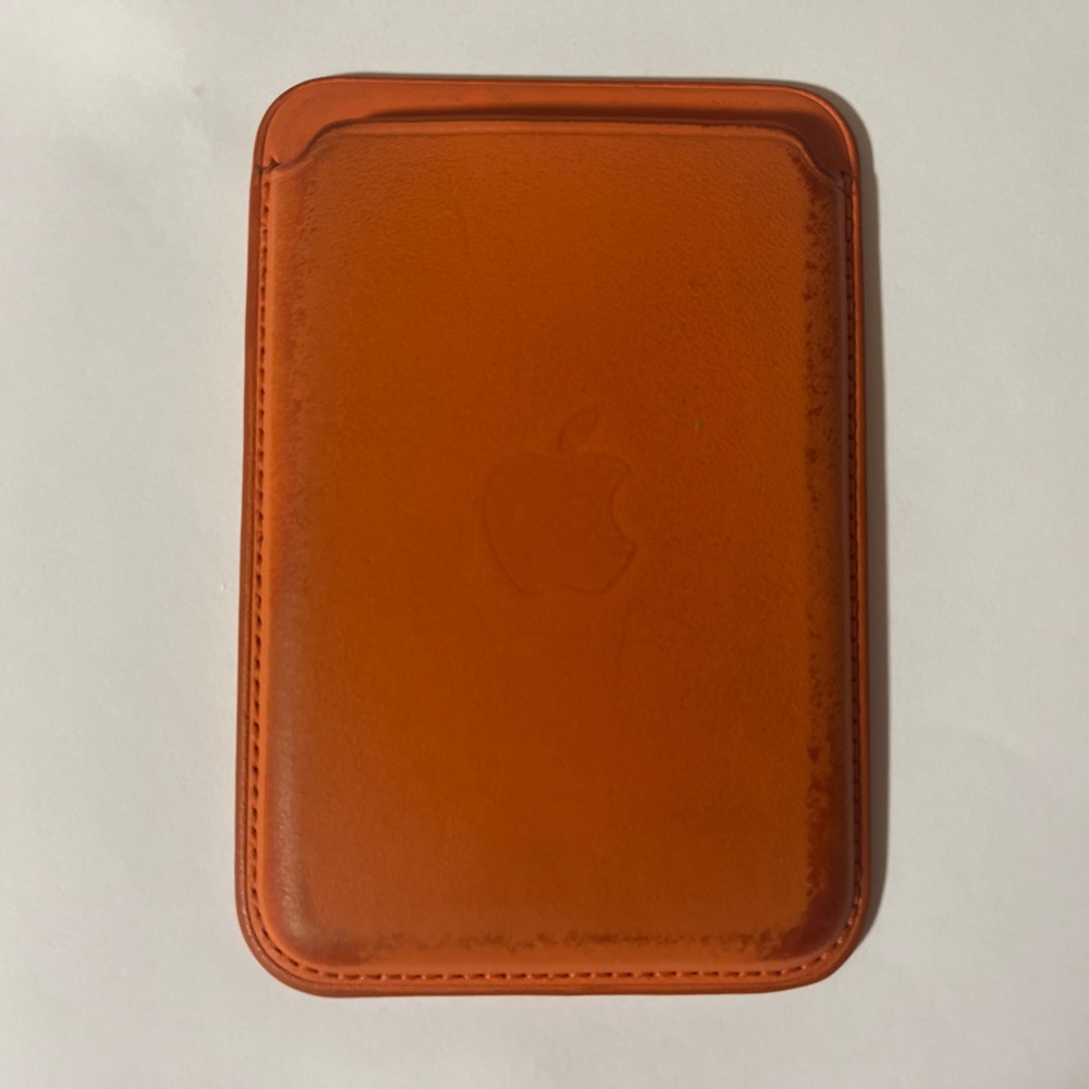 Apple iPhone Leather Wallet with MagSafe